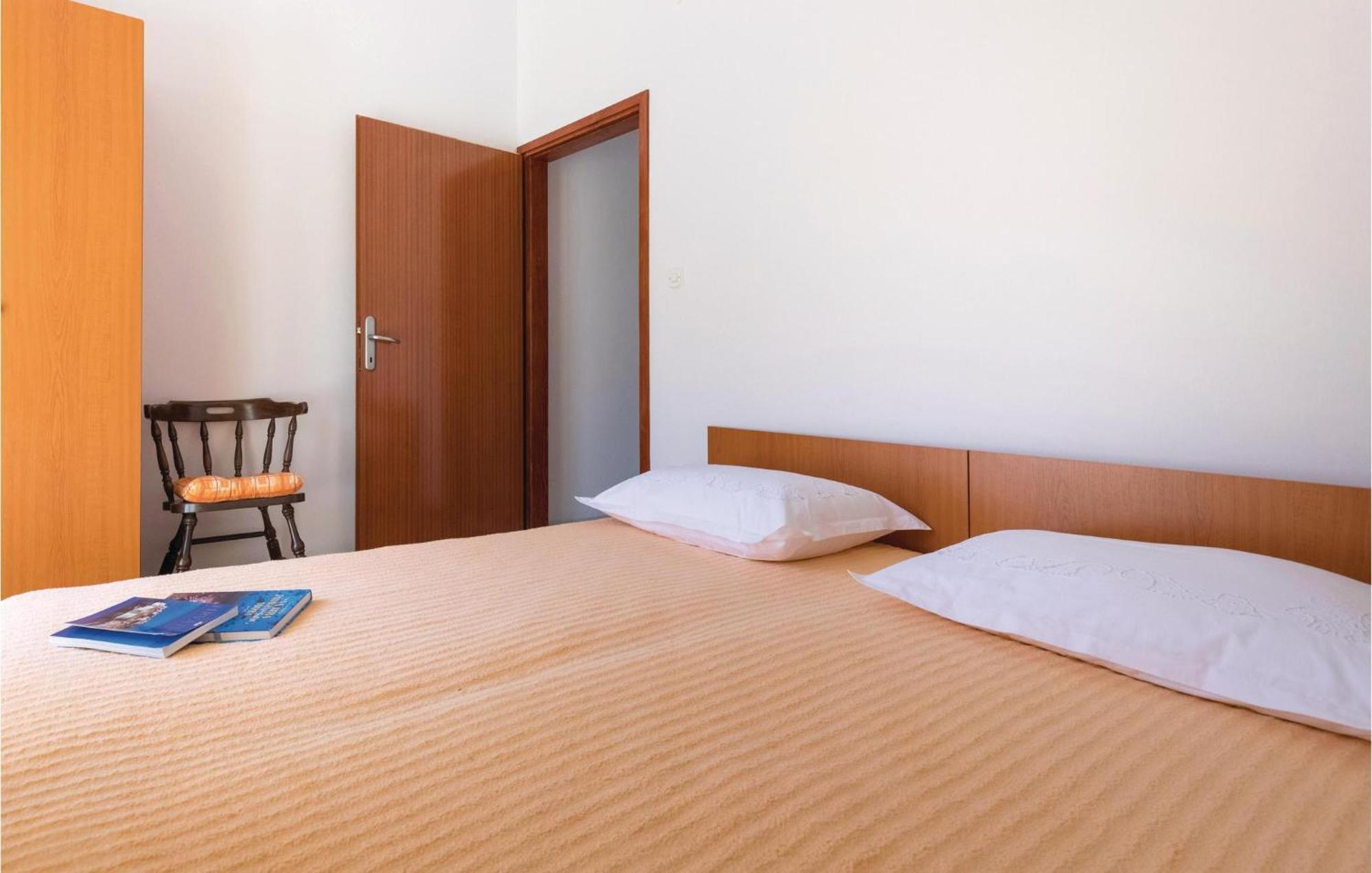 2 Bedroom Lovely Apartment In Komarna Klek Zewnętrze zdjęcie