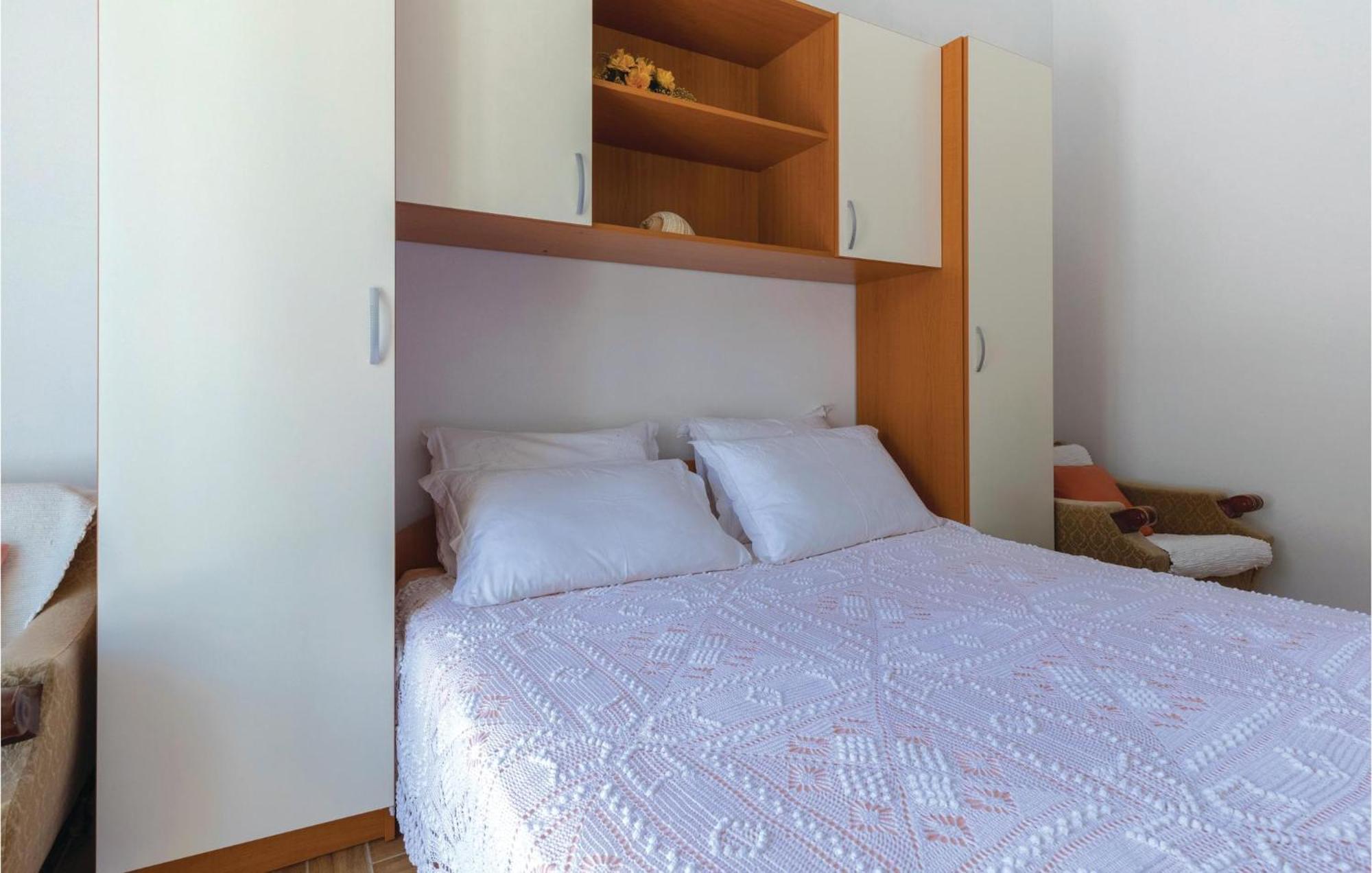 2 Bedroom Lovely Apartment In Komarna Klek Zewnętrze zdjęcie